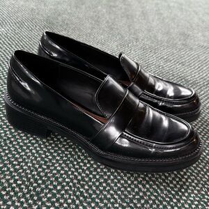 ZARA WOMAN Black Loafers 38 / 7.5M